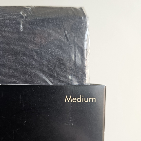 NWT Banana Republic Black Tights in Women's M - Picture 7 of 9